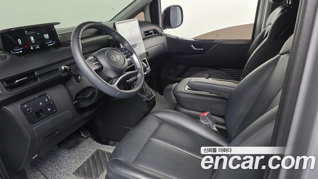 Hyundai Staria 2025 — photo 7