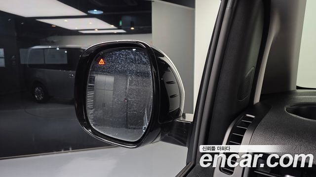 Hyundai Staria 2025 — photo 11