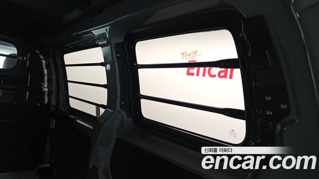 Hyundai Staria 2025 — photo 14