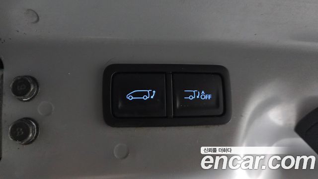 Hyundai Staria 2025 — photo 15