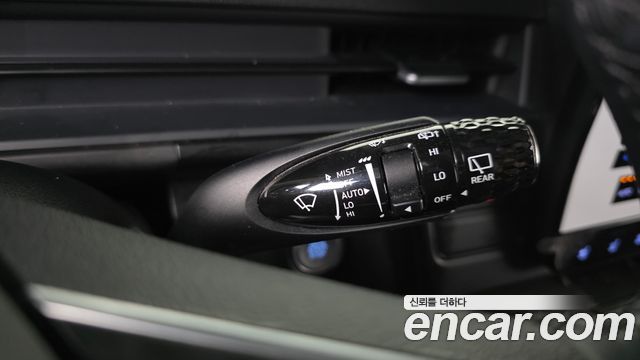 Hyundai Staria 2025 — photo 19