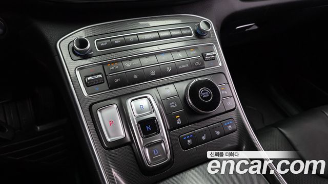 Hyundai Santafe 2023 — photo 12