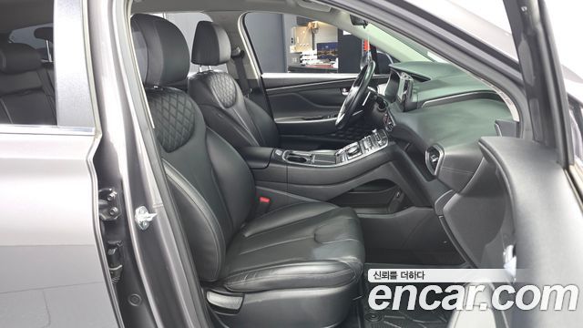 Hyundai Santafe 2023 — photo 17