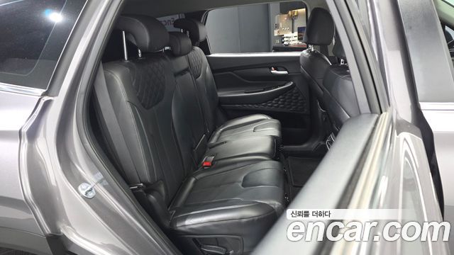 Hyundai Santafe 2023 — photo 18