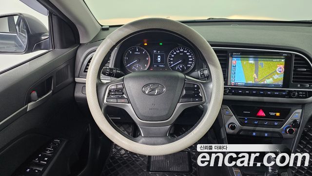 Hyundai AVANTE 2018 — photo 18