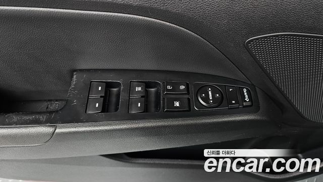 Hyundai AVANTE 2018 — photo 23