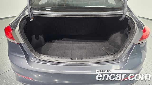Hyundai AVANTE 2018 — photo 26