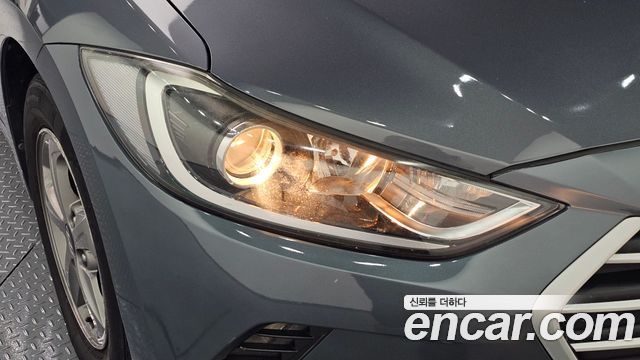 Hyundai AVANTE 2018 — photo 8