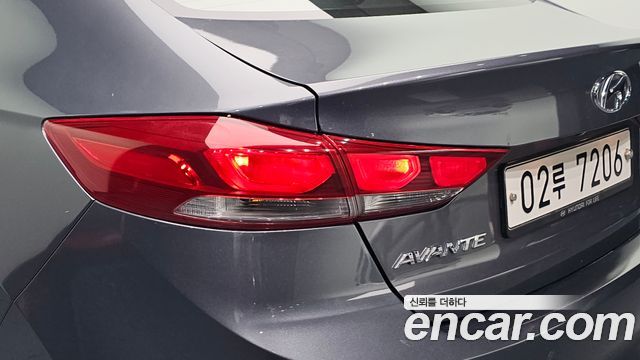 Hyundai AVANTE 2018 — photo 9