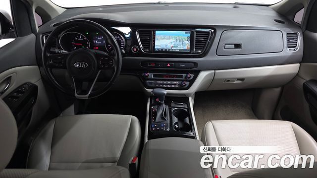 Kia Canival 2017 — photo 10