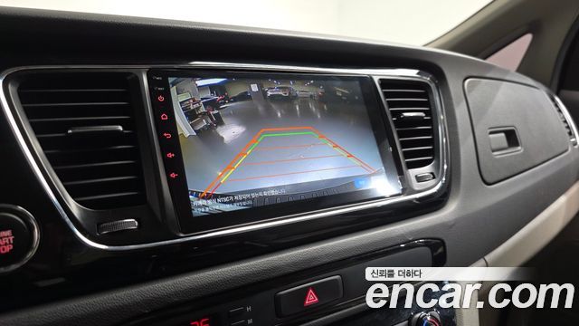 Kia Canival 2017 — photo 21