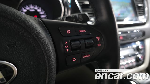 Kia Canival 2017 — photo 22