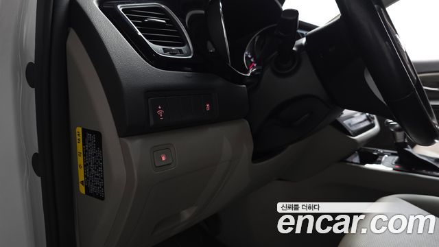 Kia Canival 2017 — photo 33