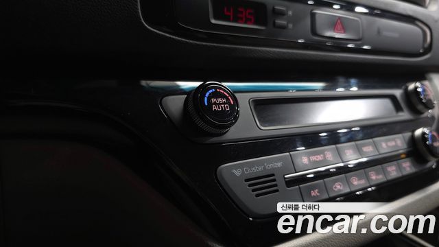 Kia Canival 2017 — photo 34