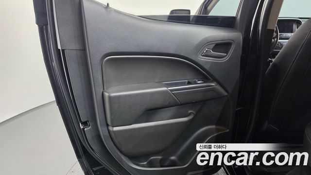 Chevrolet Korea Colorado 2022 — photo 15
