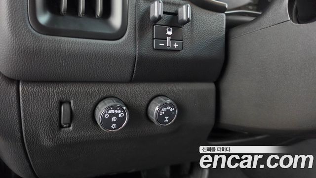 Chevrolet Korea Colorado 2022 — photo 27