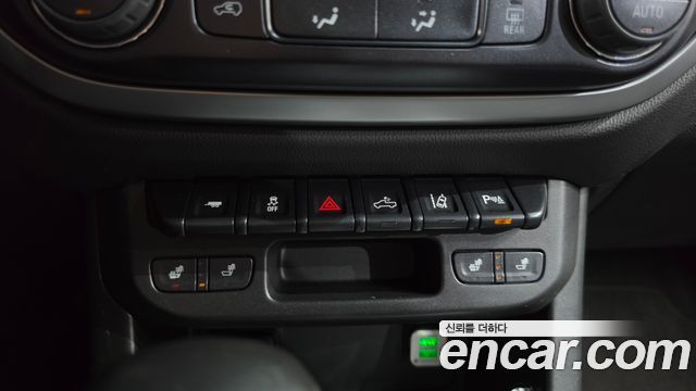 Chevrolet Korea Colorado 2022 — photo 31