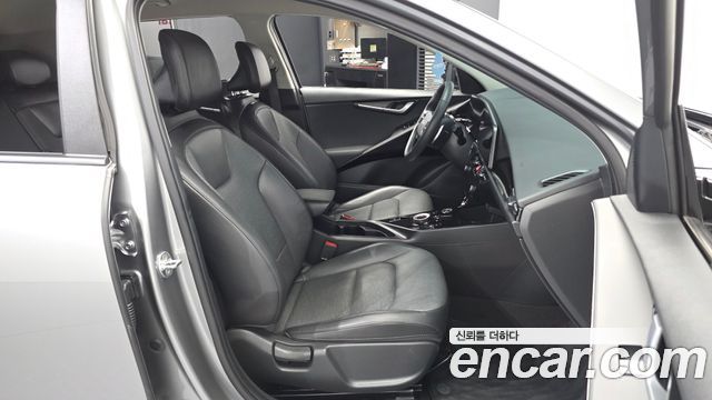 Kia Niro 2023 — photo 17