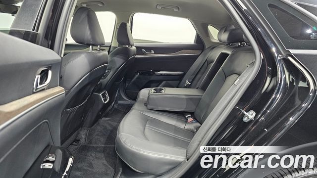 Kia K5 2022 — photo 17