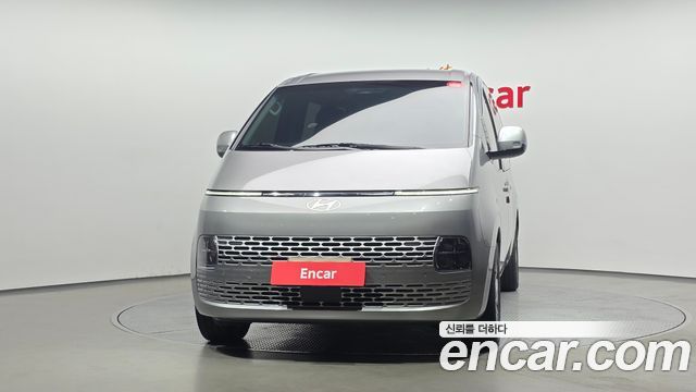 Hyundai Staria 2025 — photo 3