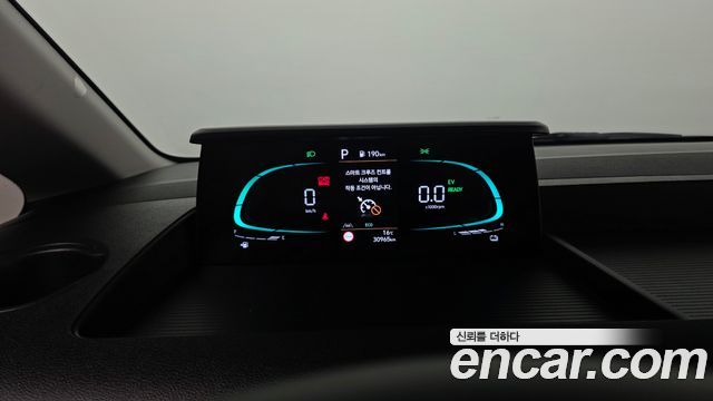 Hyundai Staria 2025 — photo 11