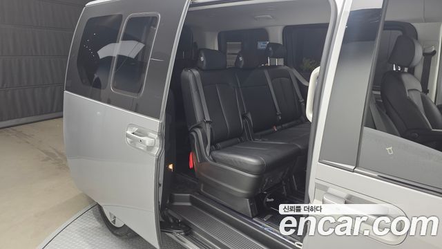Hyundai Staria 2025 — photo 18