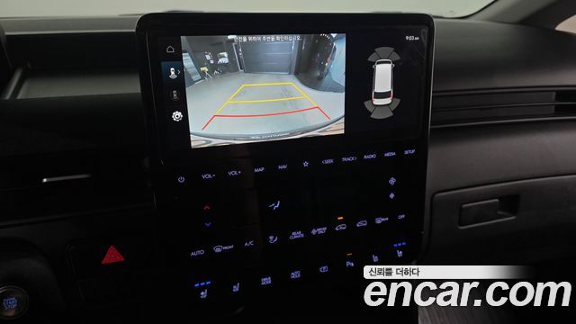 Hyundai Staria 2025 — photo 21