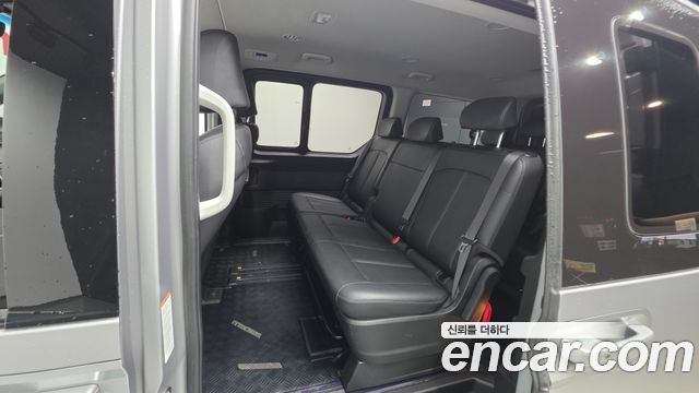 Hyundai Staria 2025 — photo 16