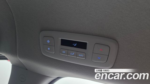 Hyundai Staria 2025 — photo 27