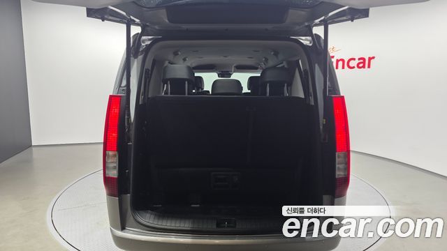 Hyundai Staria 2025 — photo 29