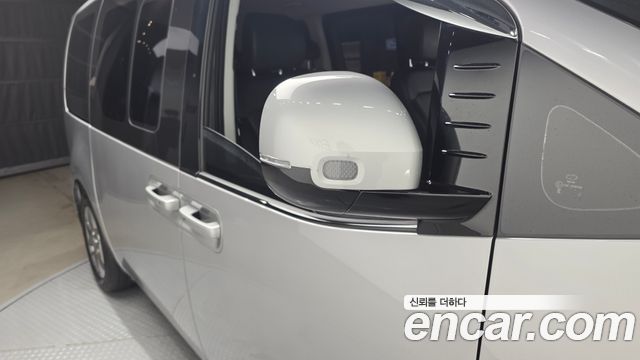 Hyundai Staria 2025 — photo 31