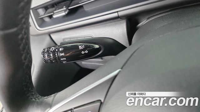Hyundai Staria 2025 — photo 35