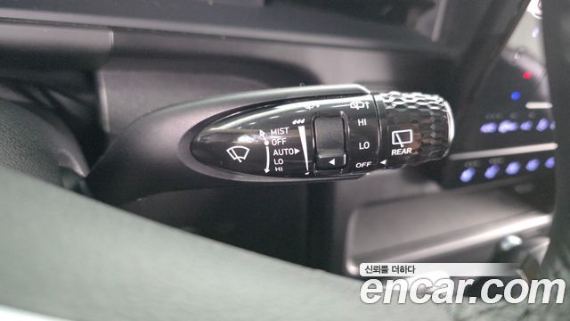 Hyundai Staria 2025 — photo 36