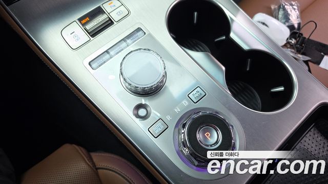 Genesis GV70 2025 — photo 12