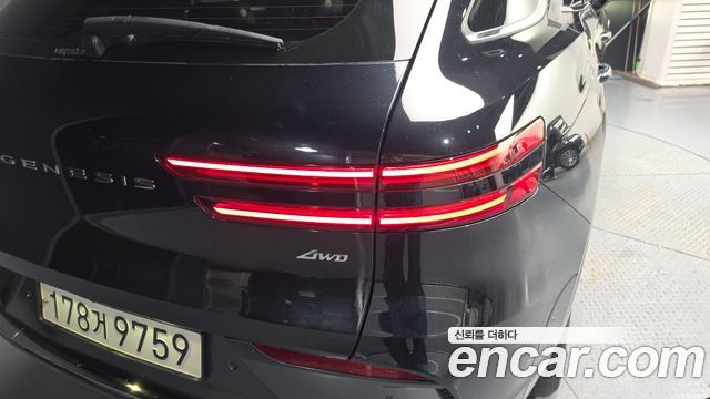Genesis GV70 2025 — photo 9