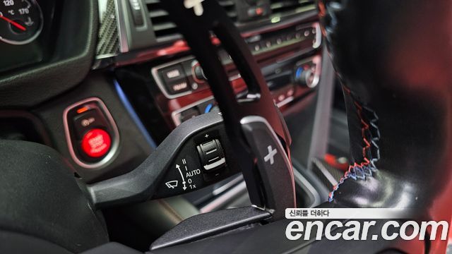 BMW M4 2018 — photo 31
