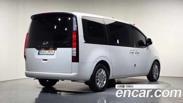 Hyundai Staria 2022 — photo 2