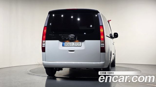 Hyundai Staria 2022 — photo 4