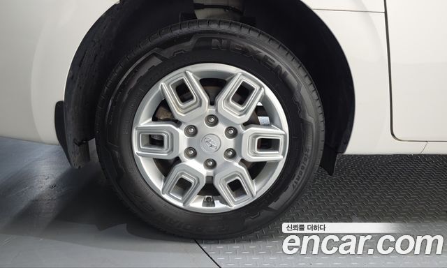 Hyundai Staria 2022 — photo 5