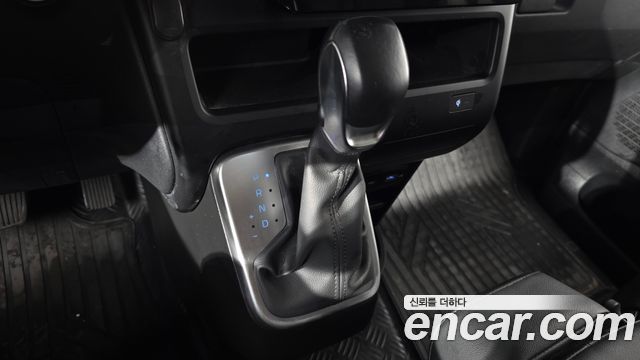 Hyundai Staria 2022 — photo 12