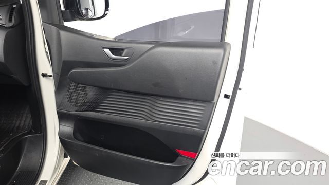Hyundai Staria 2022 — photo 14