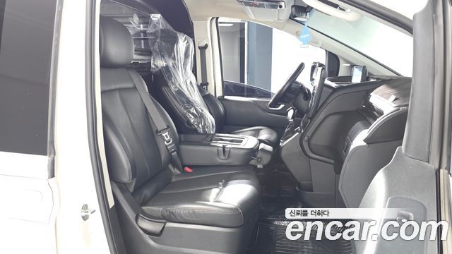 Hyundai Staria 2022 — photo 16