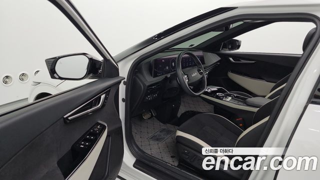 Kia EV6 2022 — photo 13