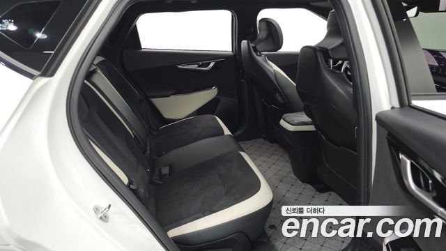 Kia EV6 2022 — photo 18