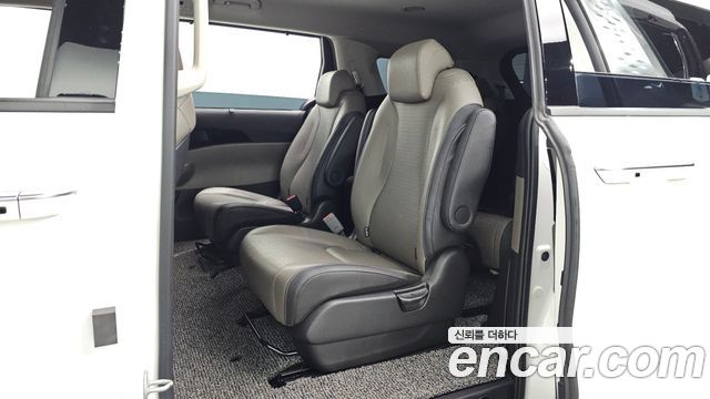 Kia Canival 2024 — photo 12