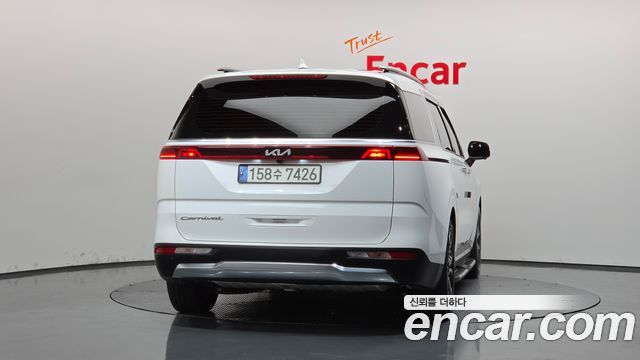 Kia Canival 2021 — photo 4