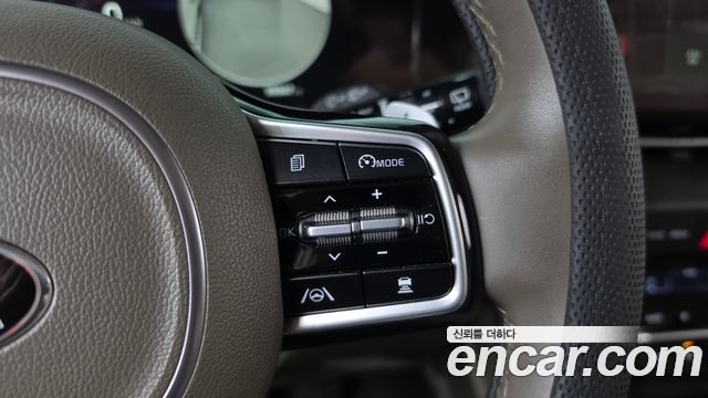 Kia Canival 2021 — photo 22