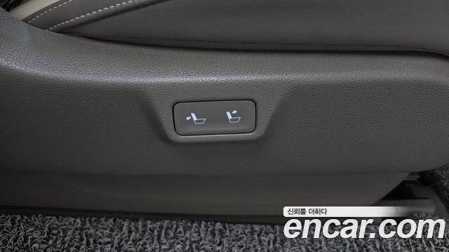 Kia Canival 2021 — photo 25