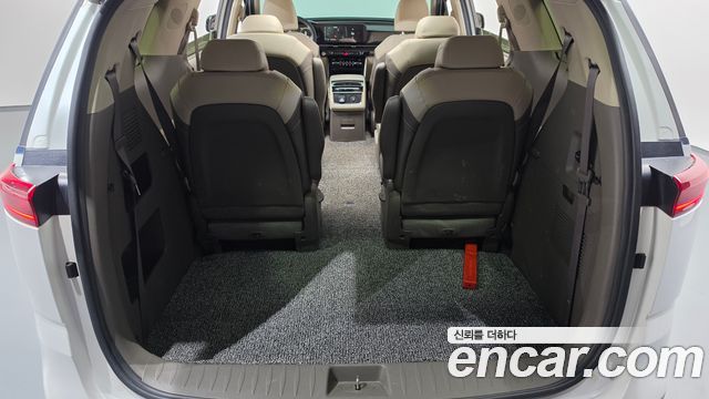 Kia Canival 2021 — photo 26