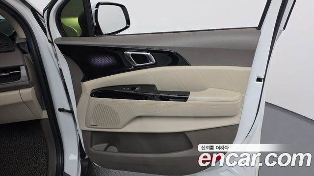 Kia Canival 2021 — photo 14